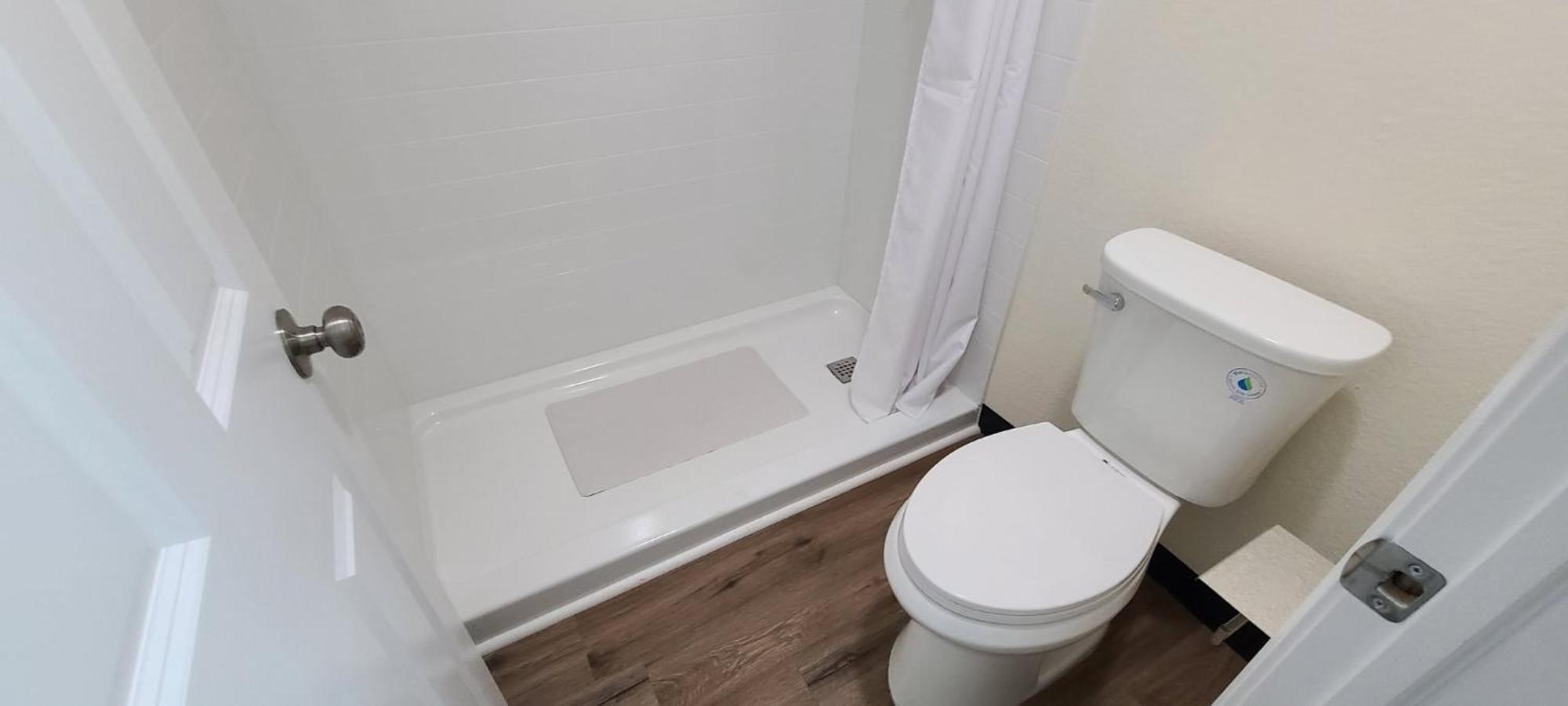 Red Roof Inn Байрън Екстериор снимка