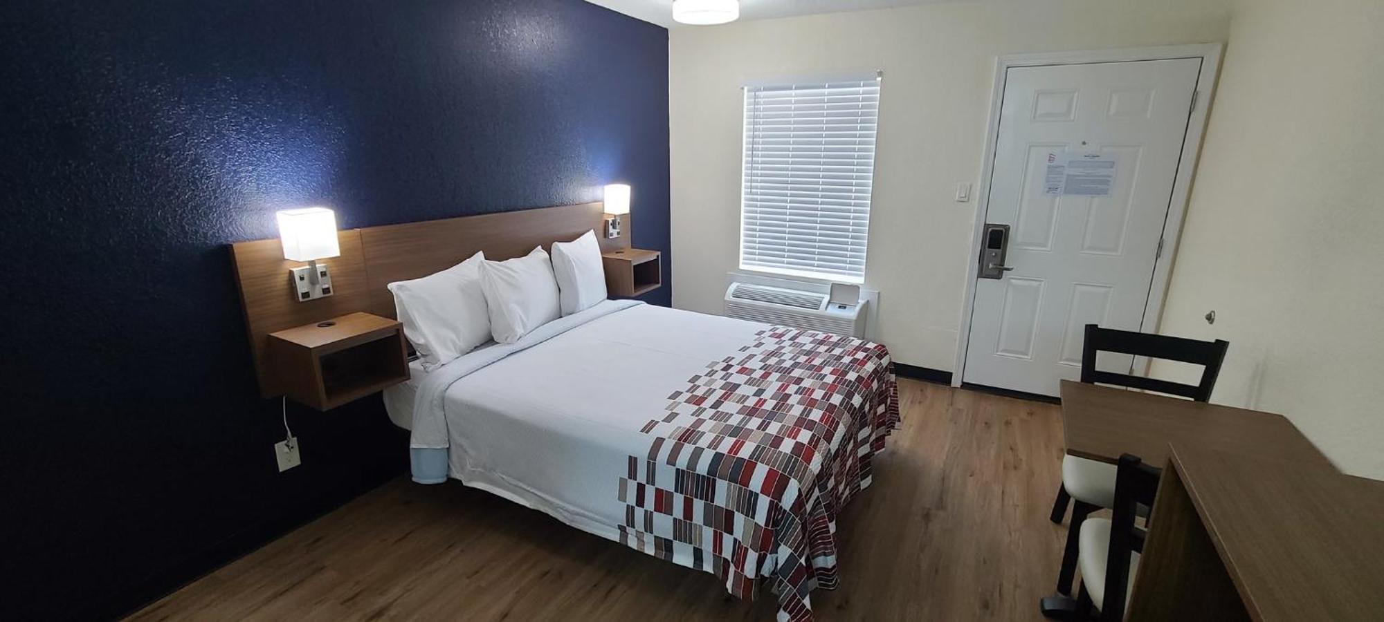 Red Roof Inn Байрън Екстериор снимка