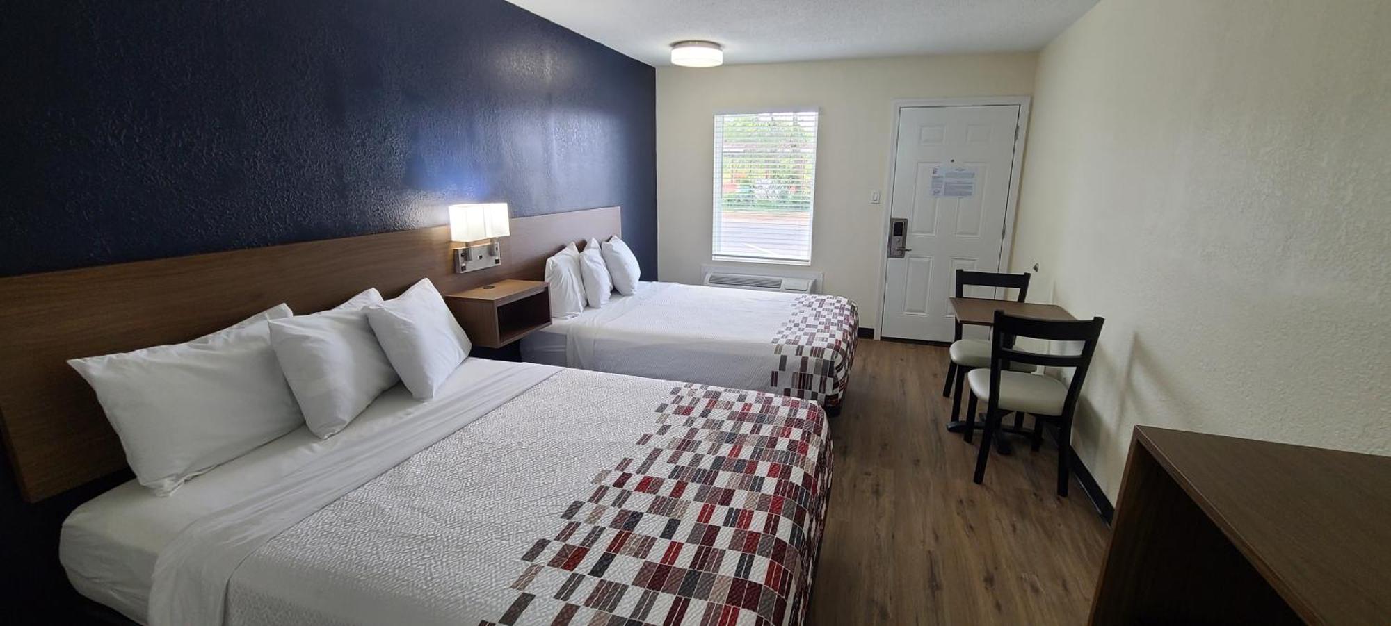 Red Roof Inn Байрън Екстериор снимка