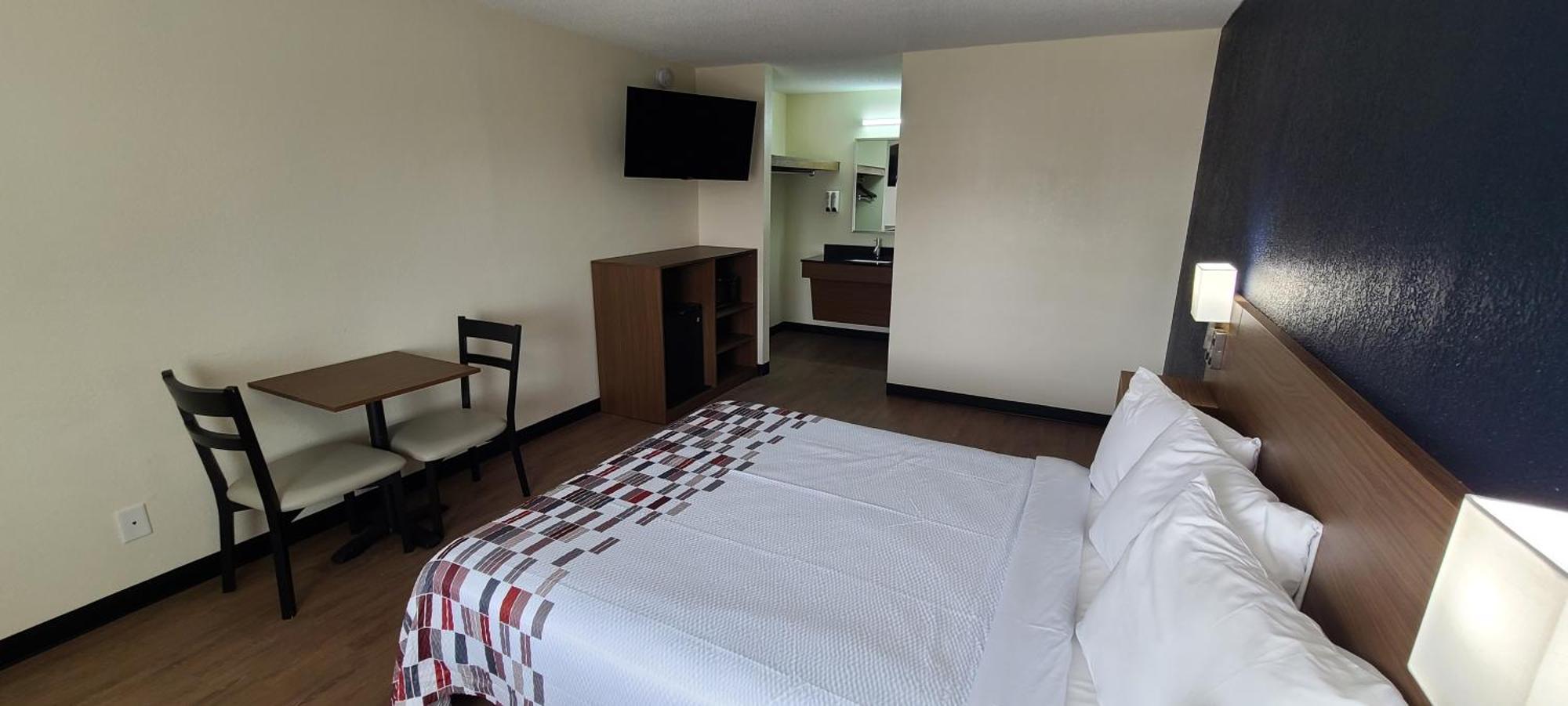Red Roof Inn Байрън Екстериор снимка