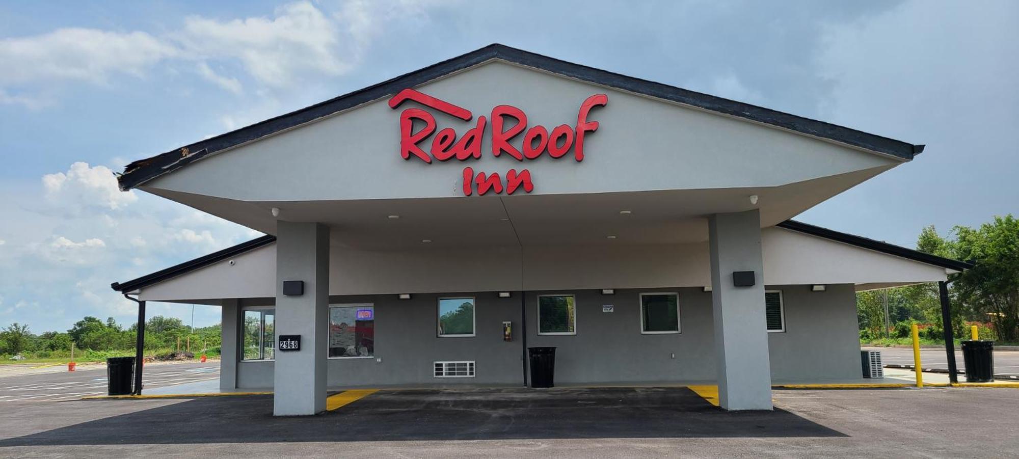 Red Roof Inn Байрън Екстериор снимка